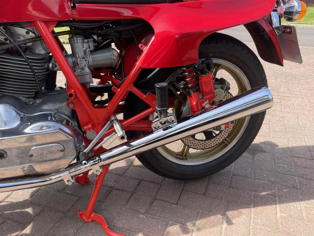 Ducati Mike hailwood Replica 5