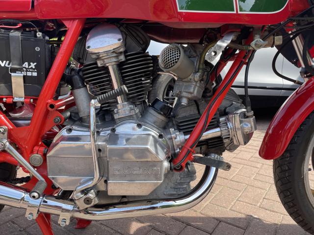 Ducati Mike hailwood Replica 3