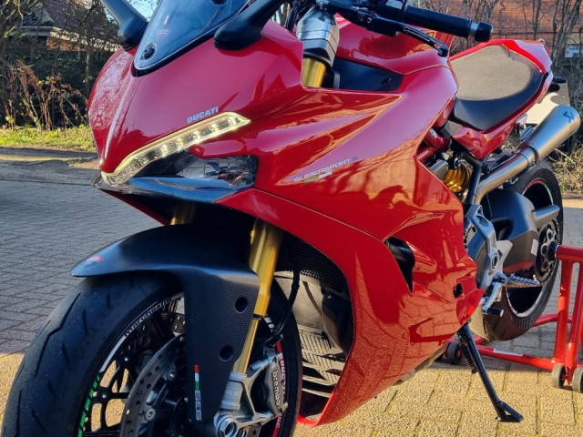 Ducati Supersport S 937 Sports - £3500 worth of extras 0