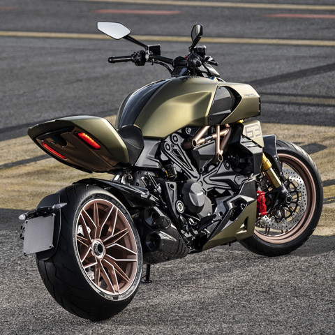 Ducati presents the Diavel 1260 Lamborghini