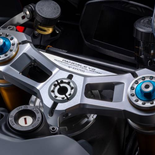 MY25_DUCATI_PANIGALE_V2_SUPERQUADRO