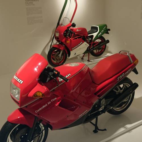 Ducati Factory museum 2016. Paso 750 and 750 F1